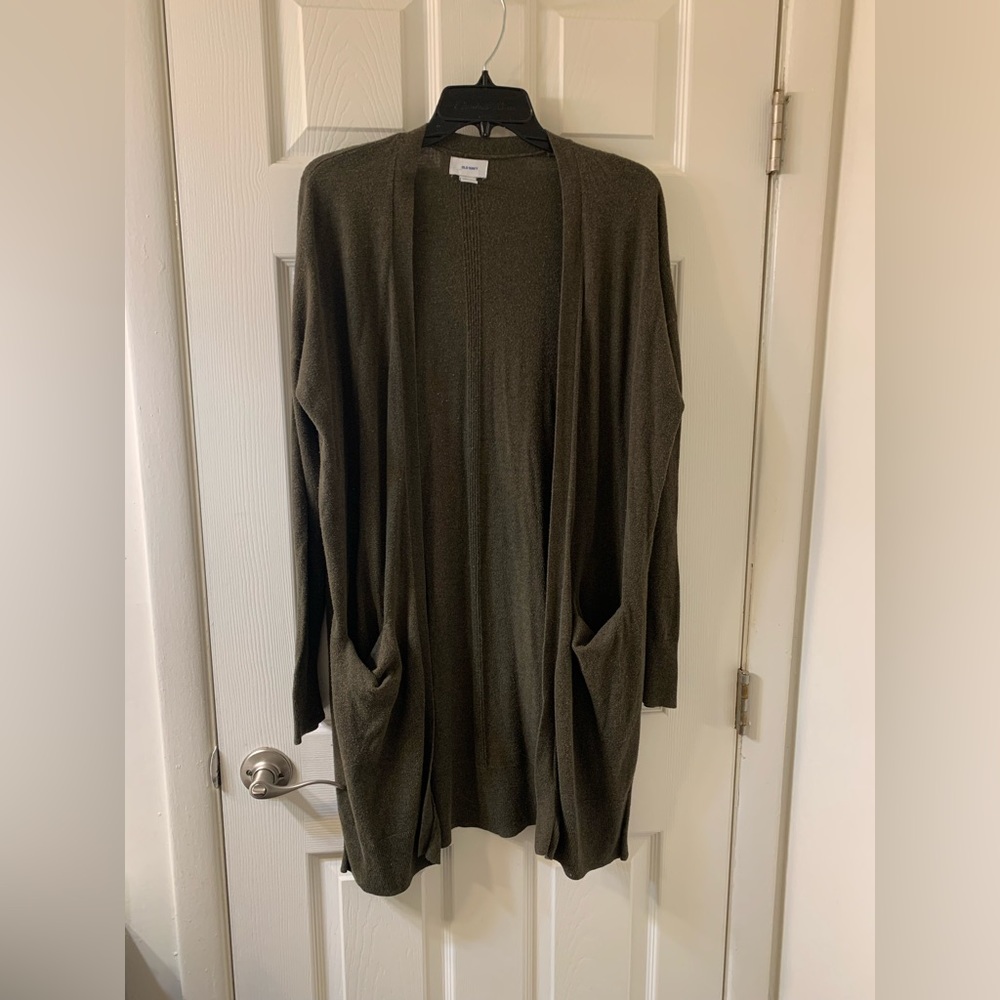 Woman’s army green long cardigan with pockets